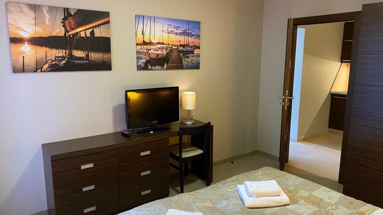 Port Apartment *