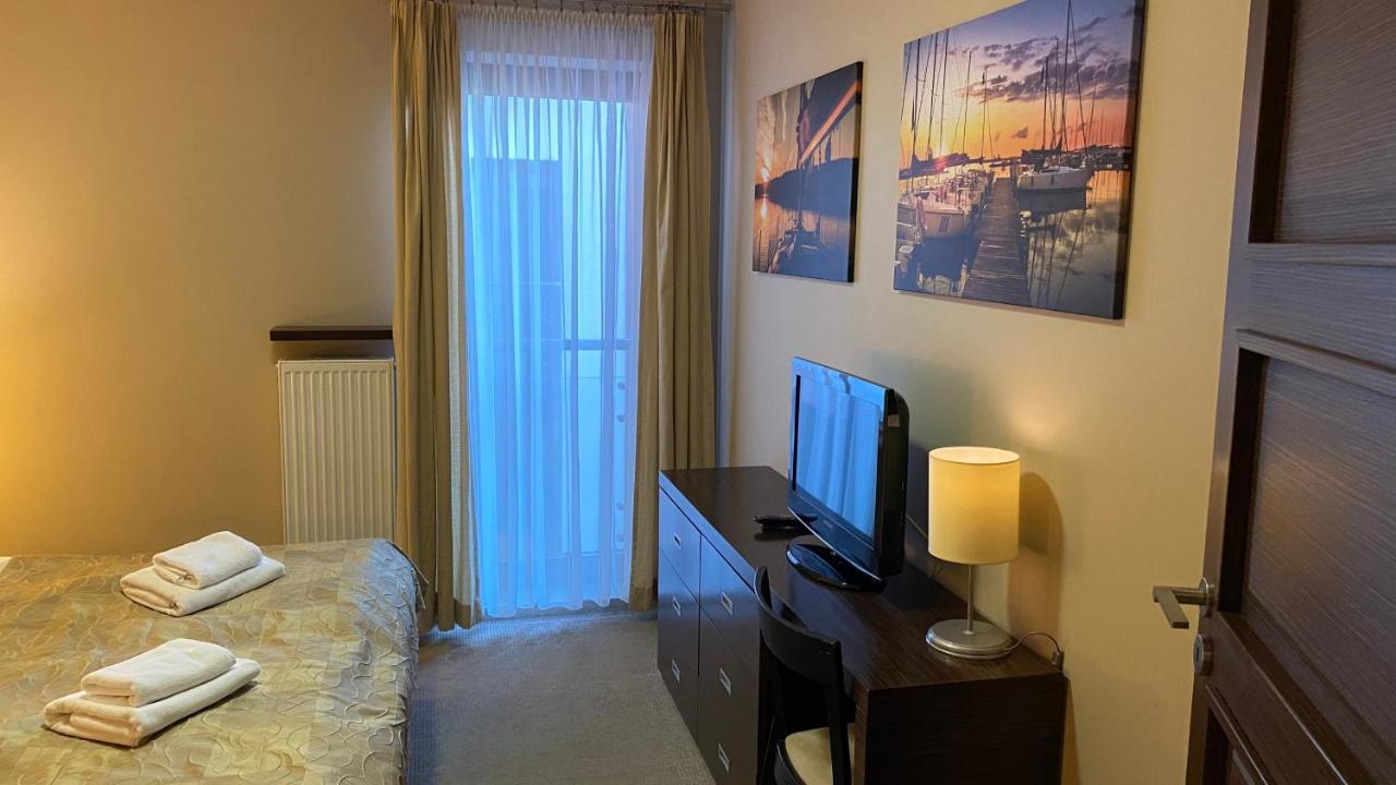 Apartment Port *